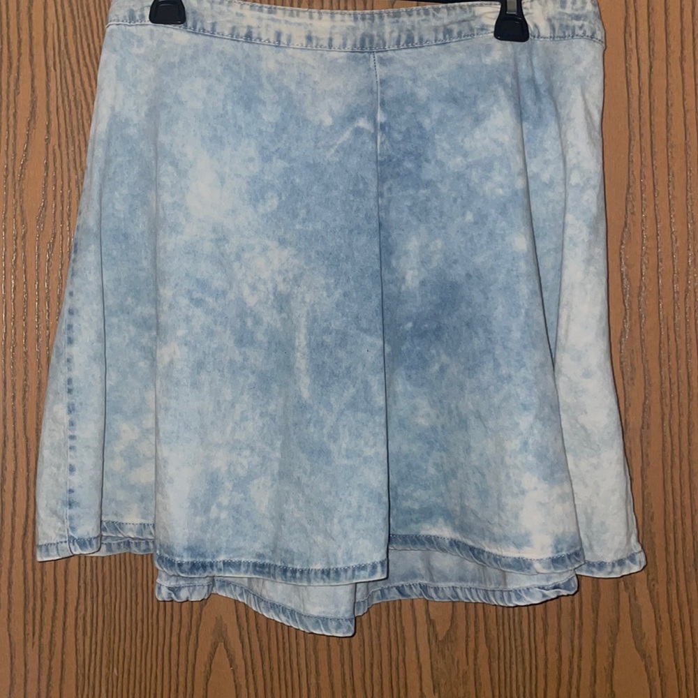 A denim skirt.